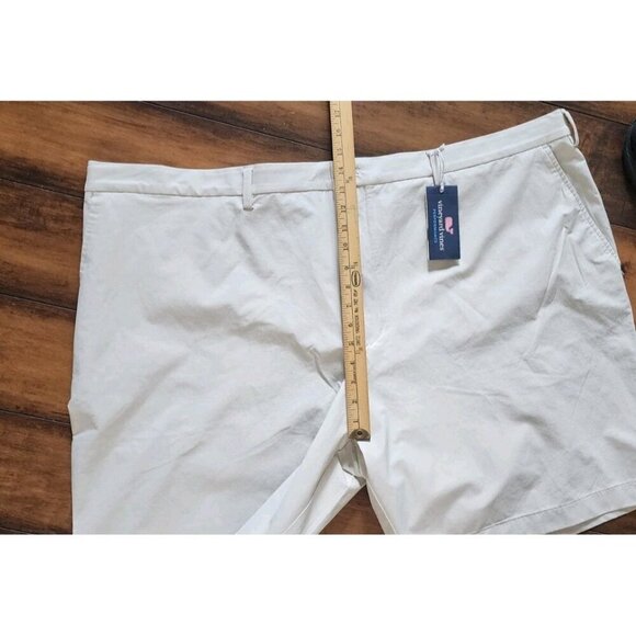 Vineyard Vines On-the-Go 10" Shorts 52B Stone New Retail $105 Water Repellant - Picture 5 of 8
